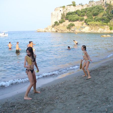 Xenios Zeus Rooms Koroni  Exterior photo