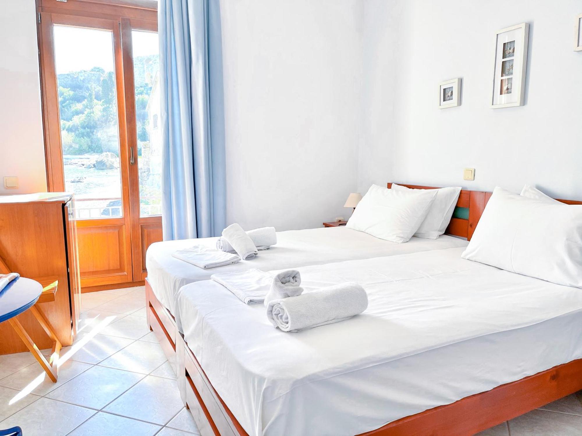 Xenios Zeus Rooms Koroni  Exterior photo