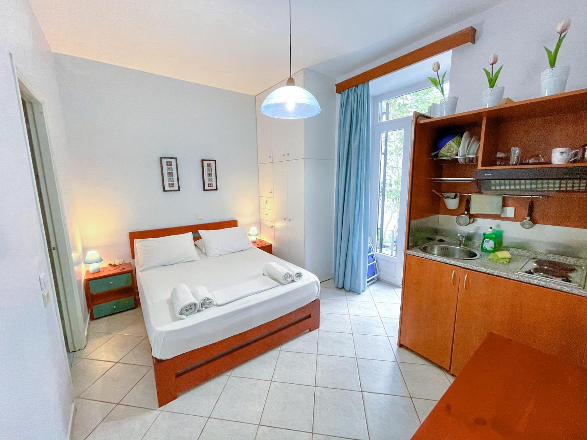 Xenios Zeus Rooms Koroni  Exterior photo
