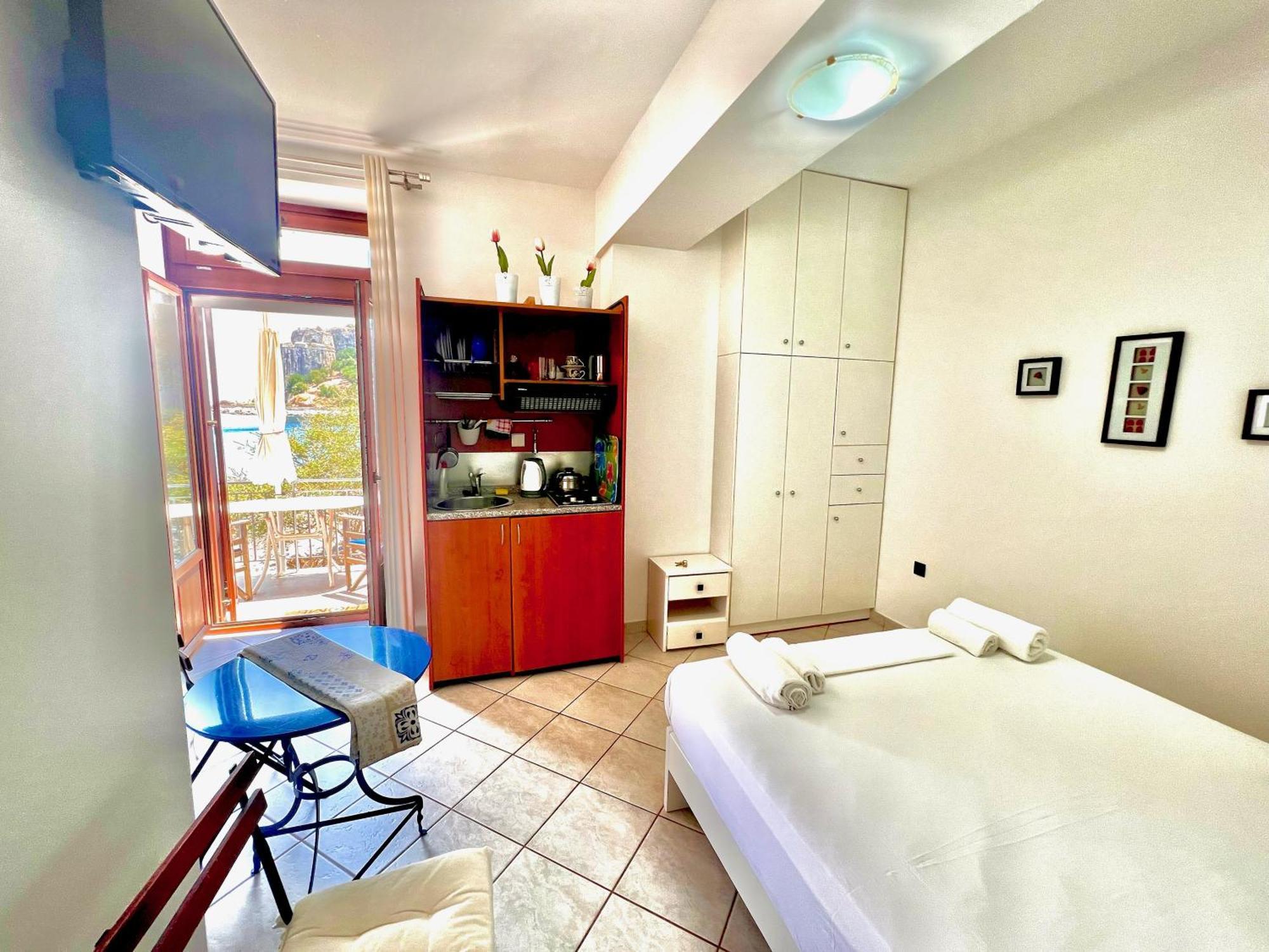 Xenios Zeus Rooms Koroni  Exterior photo